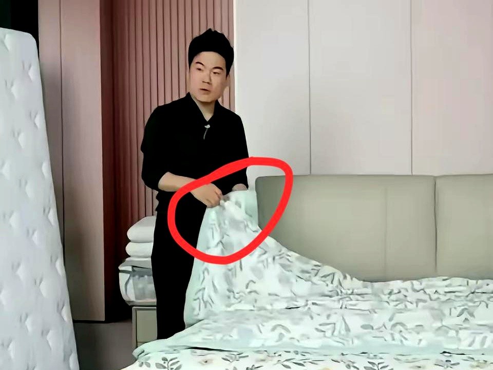 依云助手：董宇辉撕被子直播，揭示带货信任与真实的重要性