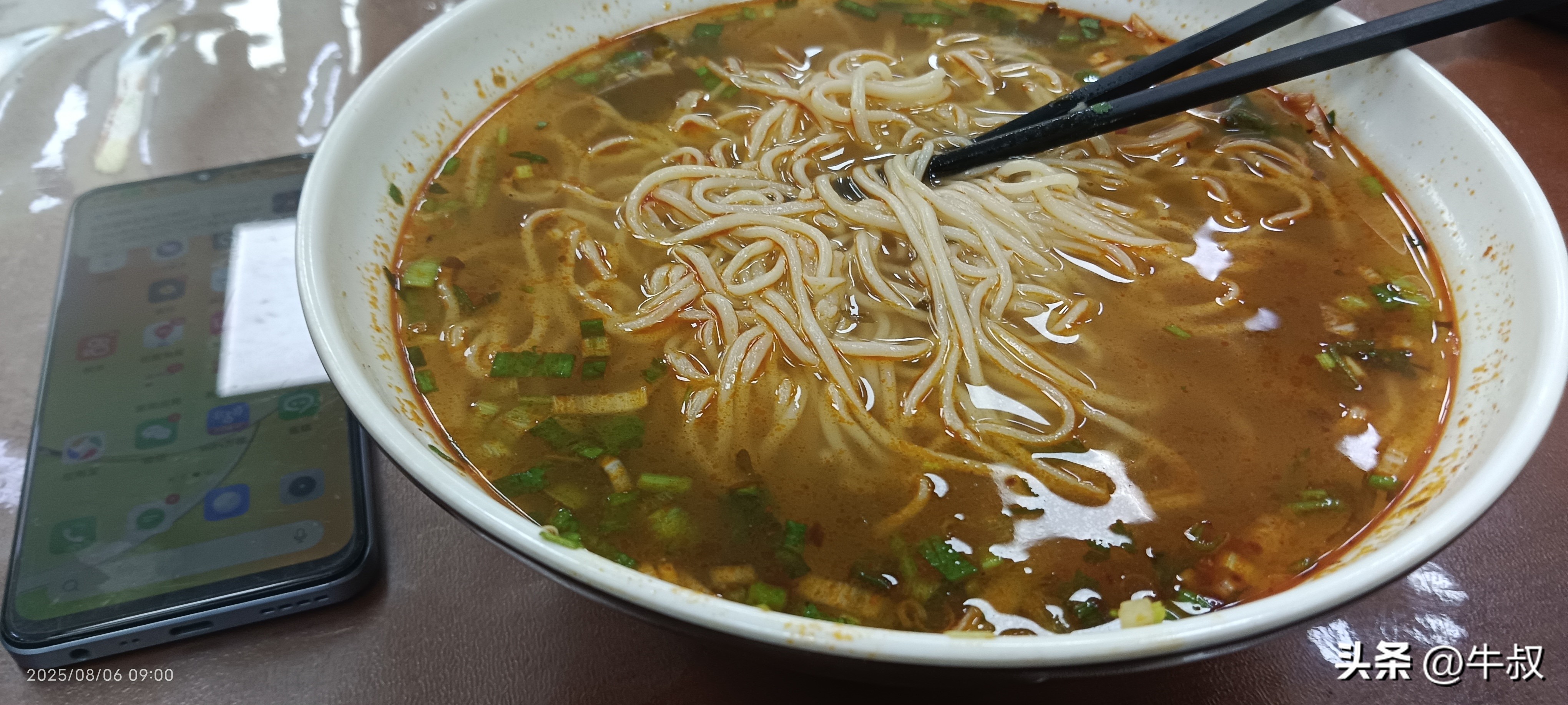 易评助手教程：银川美食扩张，服务升级与亲民餐厅生存之道