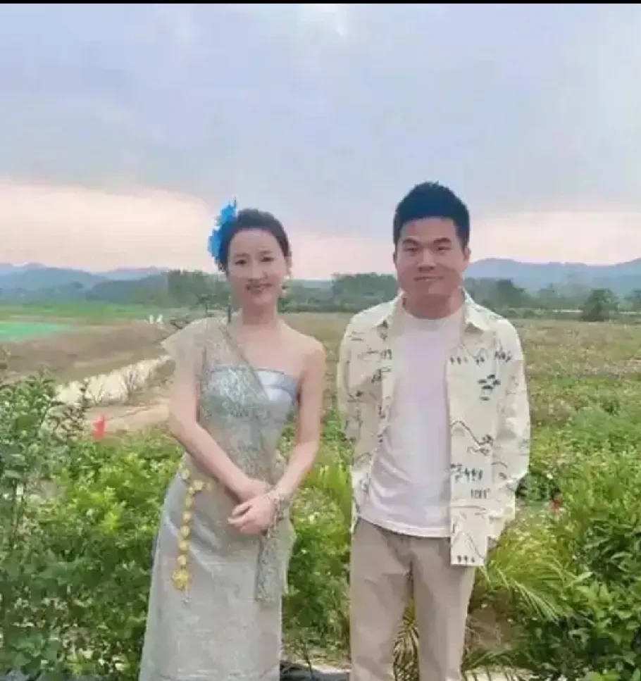 依云助手：董宇辉，直播带货的成功秘诀与年轻消费者的情感连接