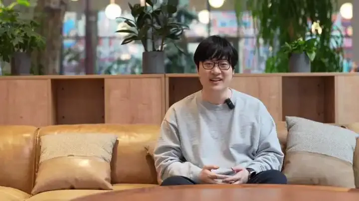 快火助手补单软件：DeepSeek与Manus，两大AI创业公司的技术、管理与融资对比分析