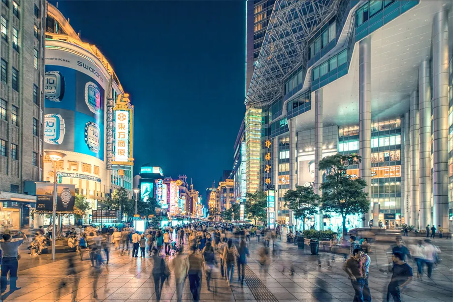 夕夕助手：居民收入偏低影响消费活力，如何实现经济从投资驱动转向消费驱动？