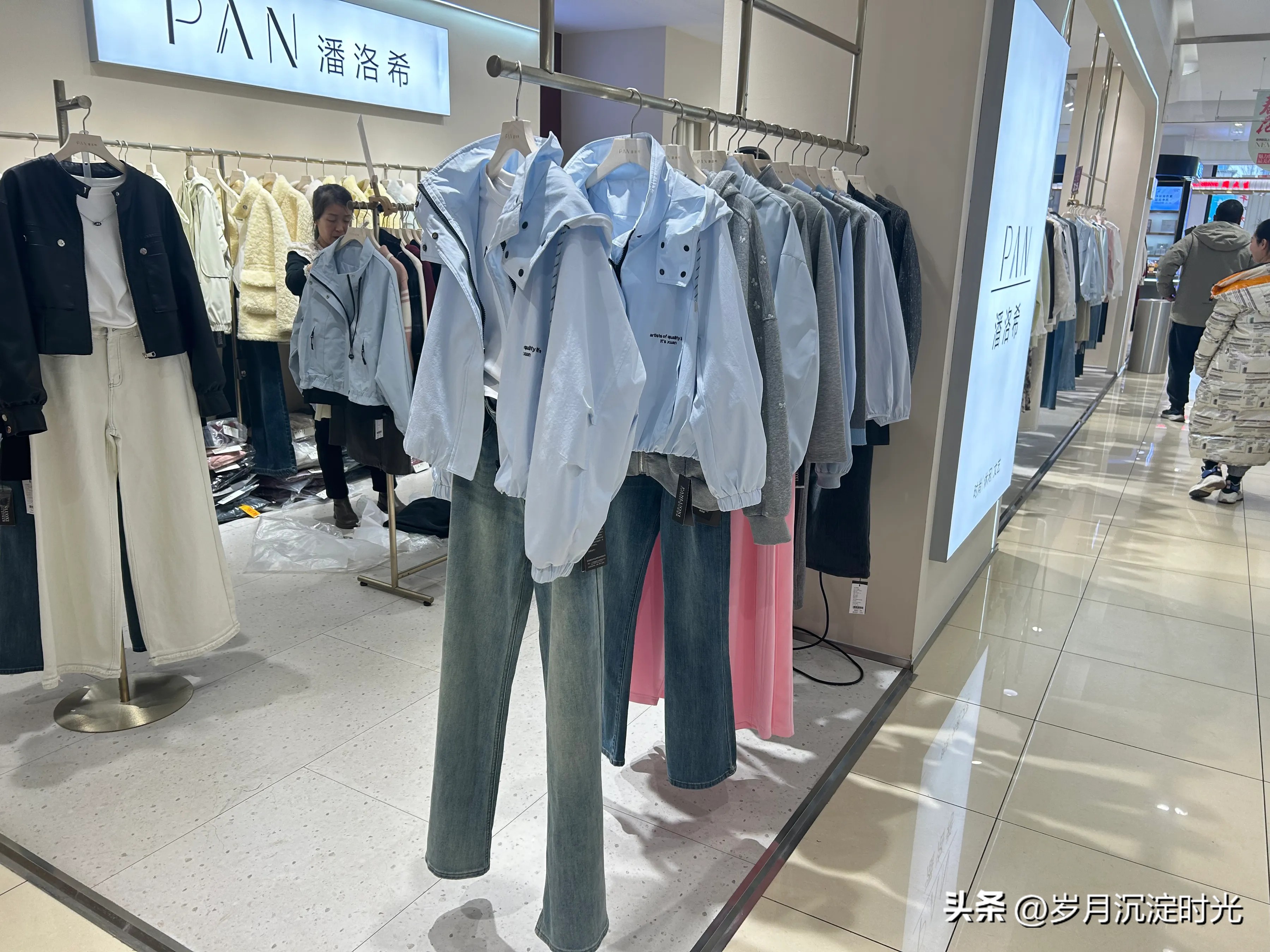 小G助手小号：实体店情绪影响消费决策，网购如何巧妙避雷？