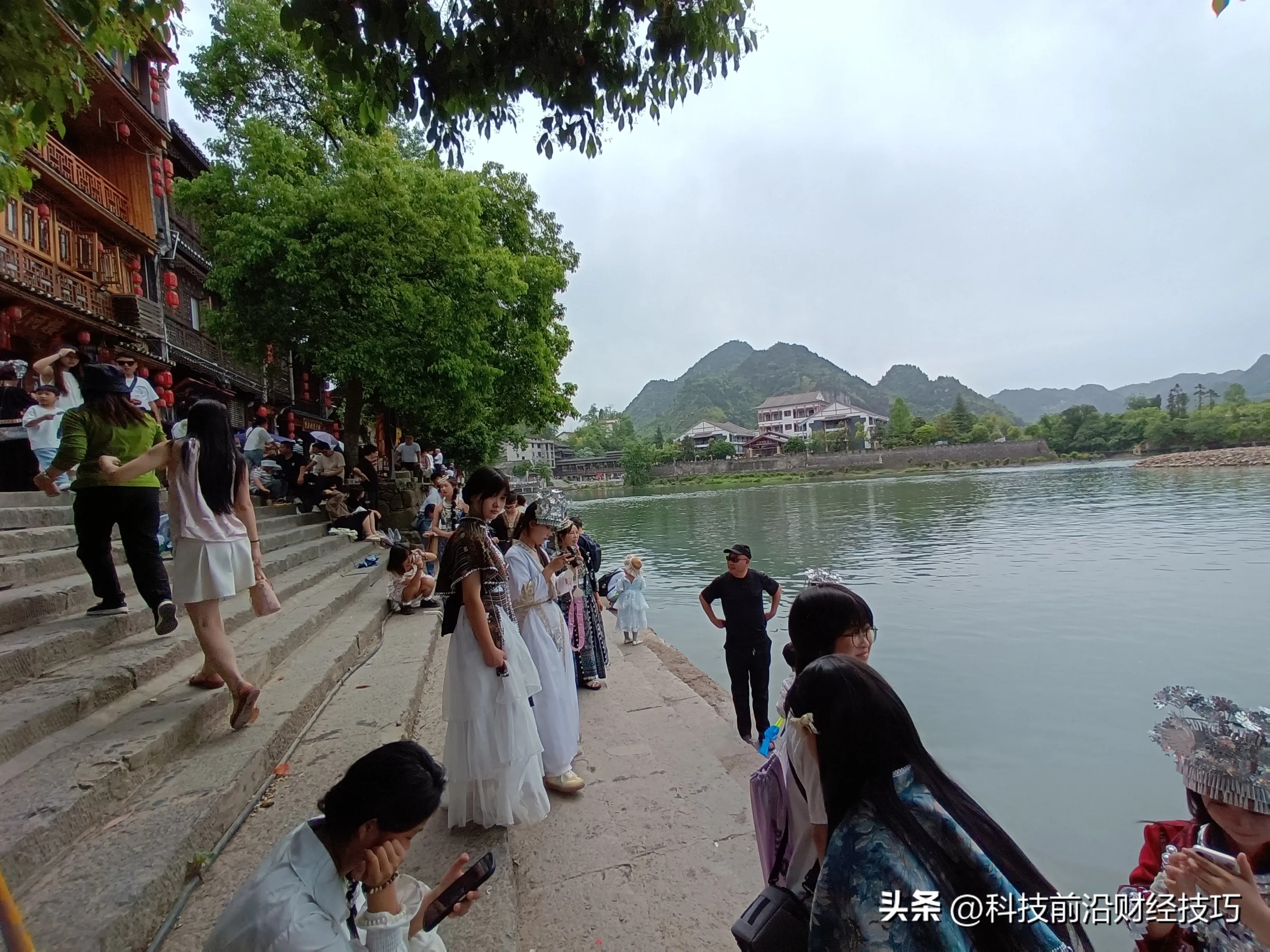小评评助手：五一假期小城市旅游热度大增，游客逆袭模式引发消费新趋势