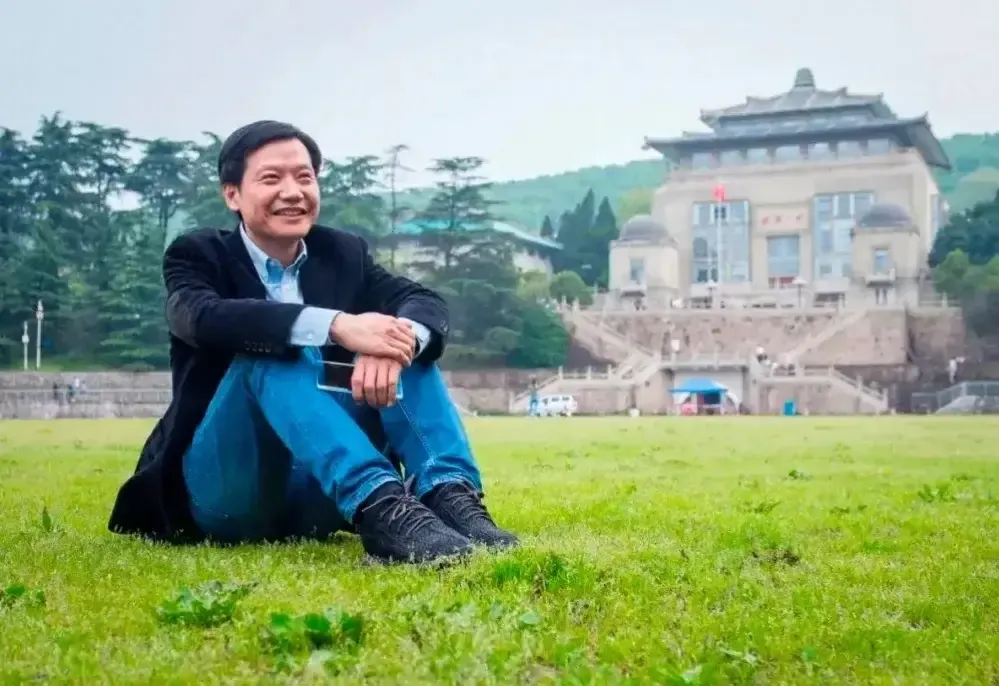 超单助手下载安装：雷军的芯片与汽车梦想，坚持制造业的新技术挑战与价值追求