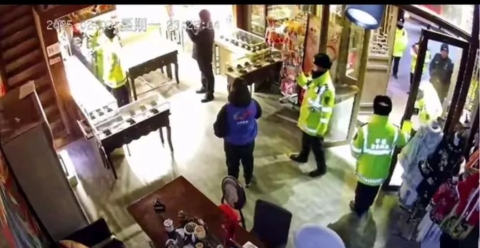 狗宝助手：大同店铺被撬，店主面临四条出路应对损失与经营挑战