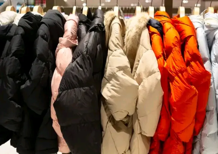多多留评工具：深入服装行业内幕，快时尚的代价与可持续发展的未来