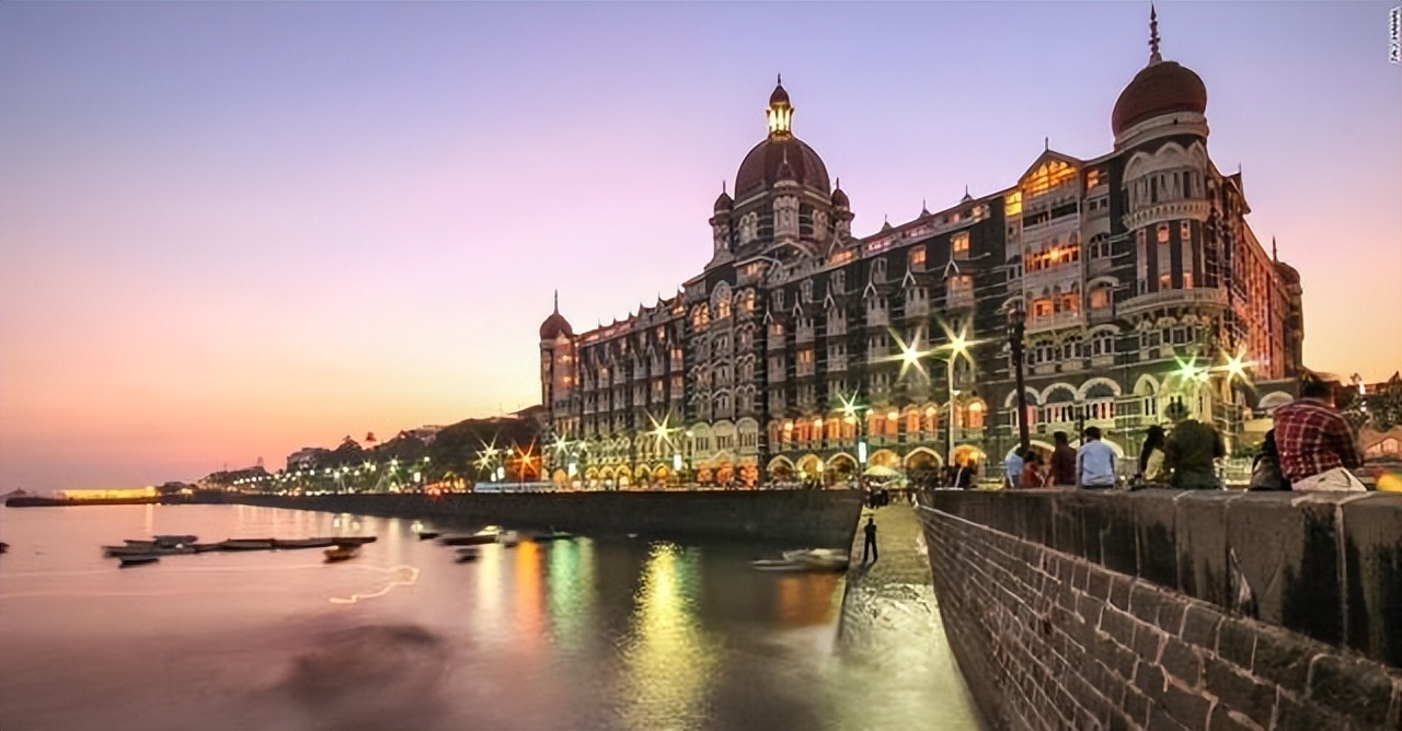 星星助手：孟买与上海的真实对比，富人生活的幻象与底层民众的尊严