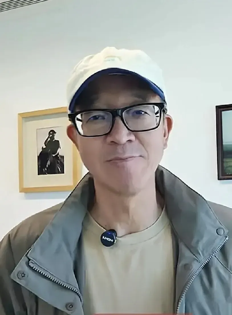51助手靠谱吗：董宇辉与李佳琦辛巴直播对决，谁才是真正的赢家？
