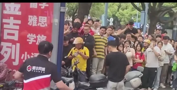 多多自动批发：为了爱情放弃高薪工作，他却遭女友背叛，真相令人心碎