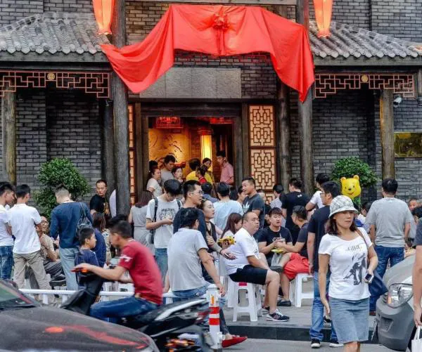 小评评助手下载：餐饮行业逆袭指南，5个实用策略助你打败竞争对手