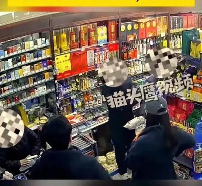 拼多多改销量：青岛快递员未按要求送货上门引发维权争议，法律如何解读？