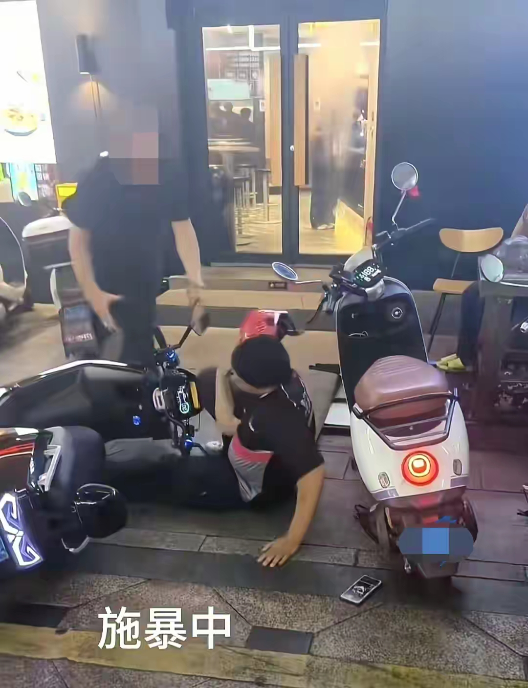 51助手入口：跨平台骑手互助，醉酒男子打人事件引发暖心反响与奖励机制