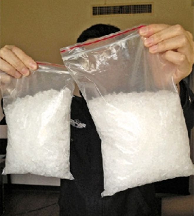 超单助手卡密：高智商“毒枭”的崛起与覆灭，冰糖骗局背后的故事揭秘