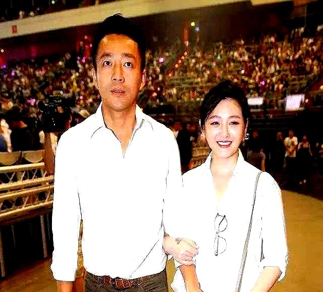 多成团助手拼多多：王思聪与汪小菲飞机偶遇，十年恩怨上演社死现场！