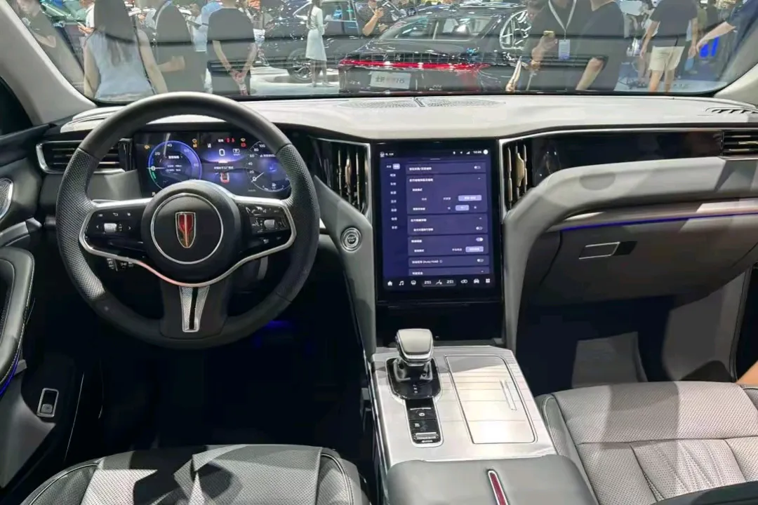 易出评操作步骤：红旗HS7 PHEV，重新定义中式豪华SUV，智驾与动力的完美结合