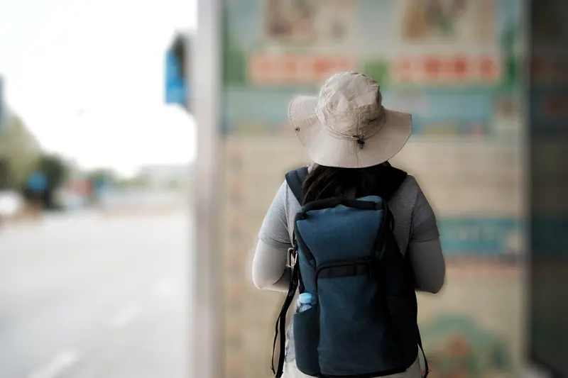 易出评邀请码：假期旅游踩坑经验，如何避免伪特产与山寨景区的陷阱