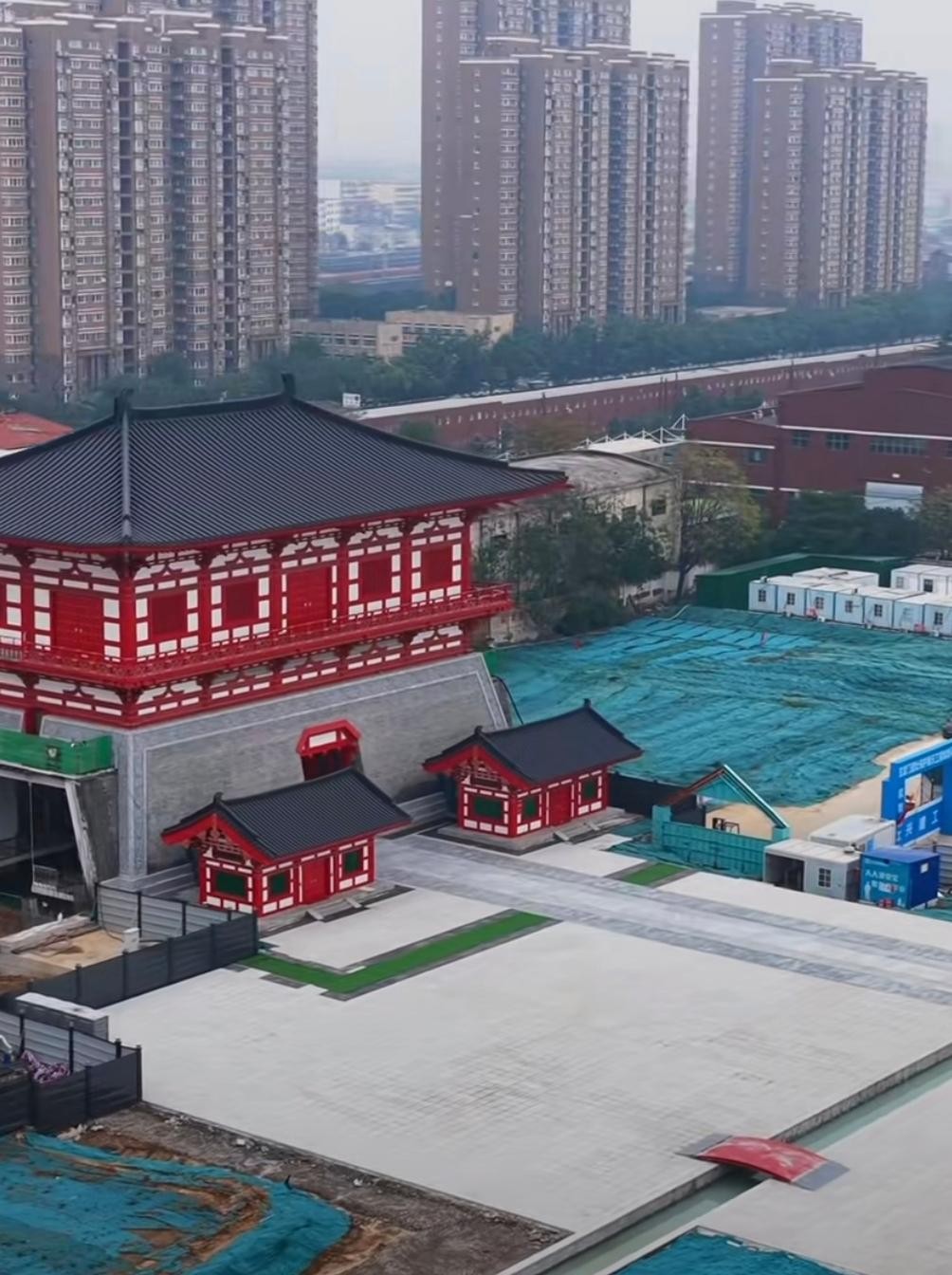 超单助手：洛阳玄武门遗址公园东区施工进展，清理地表为硬化铺装奠定基础