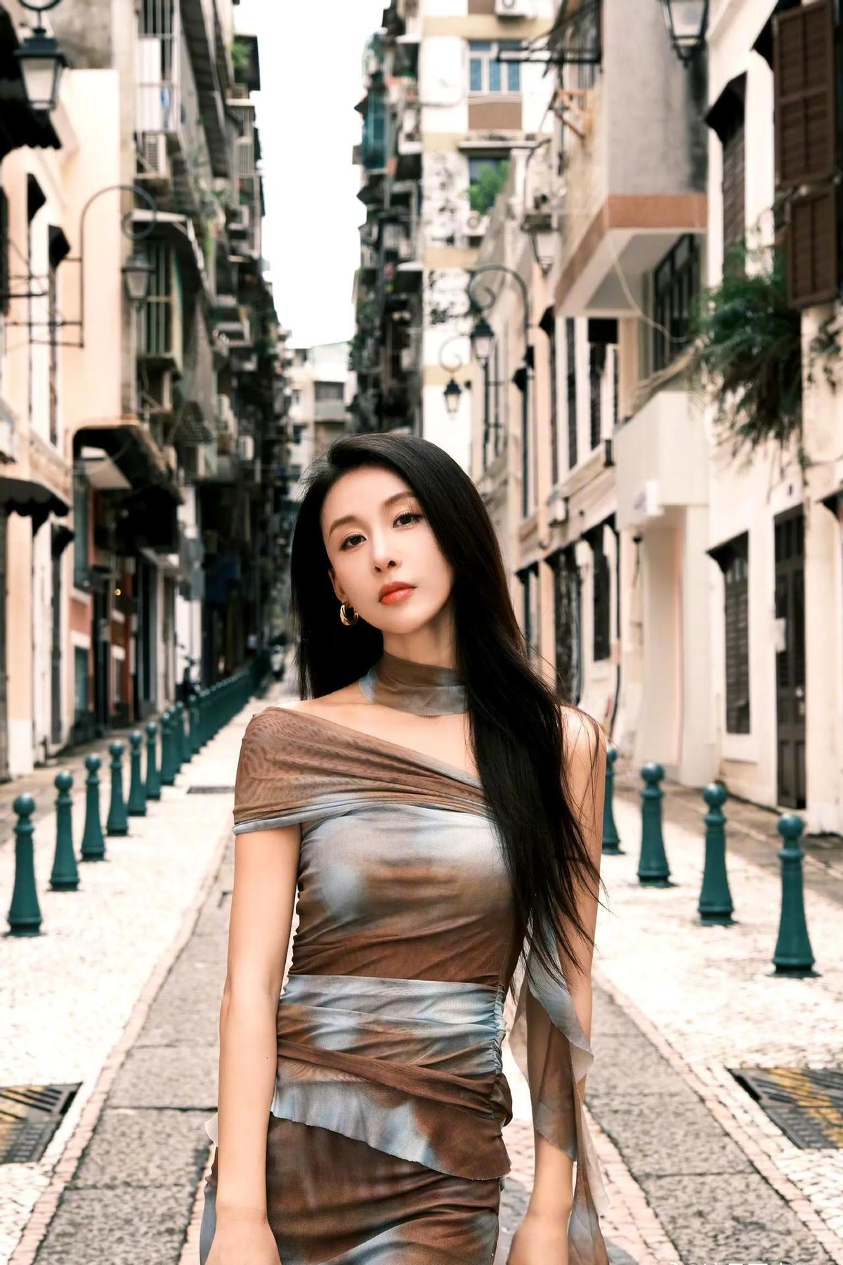 新快火助手：王思聪“手撕”的女星复出之路，美貌与感情的双重标签