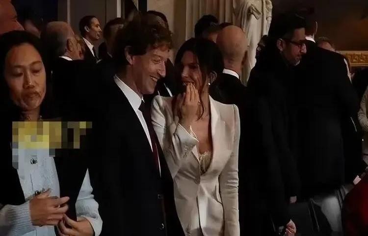 增强助手：豪门爱情背后的权力与金钱游戏，劳伦·桑切斯的社交魅力解析