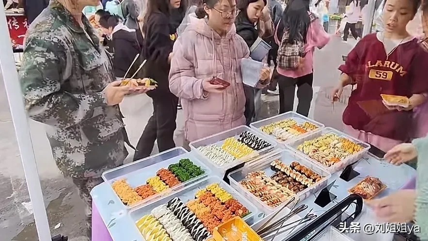 拼多多改销量：开店创业的风险与摆摊生意的对比分析，我为何选择继续摆摊