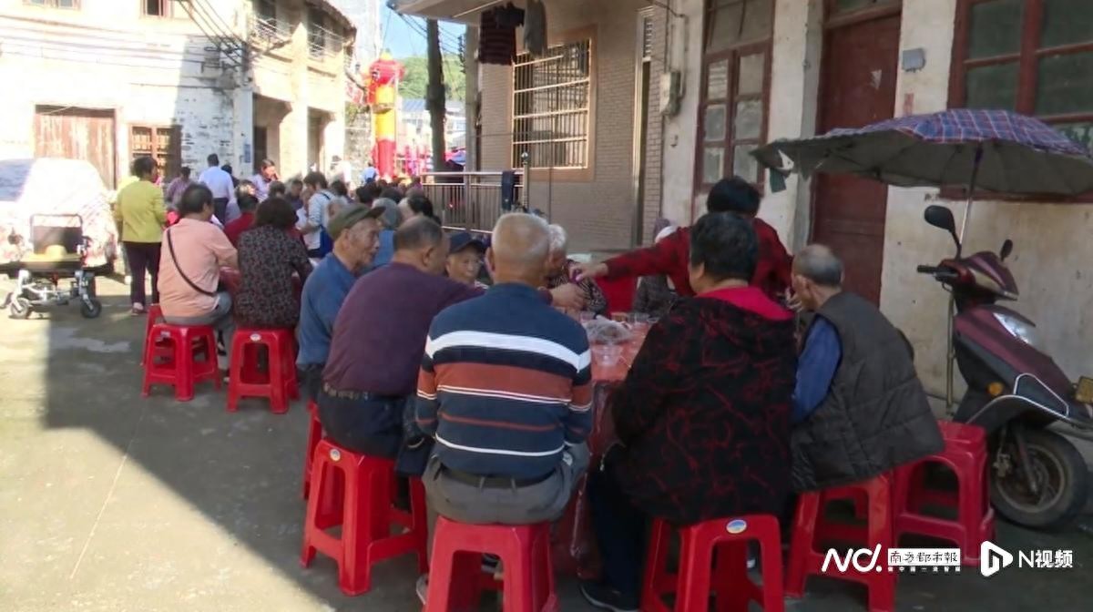 超评助手下载安装：佛山婚礼风俗引发热议，只折角红包传递人情味