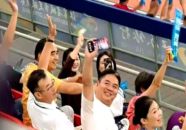 超评助手使用方法：京东抢房潮，刘强东品酒局引发酒店行业大变革