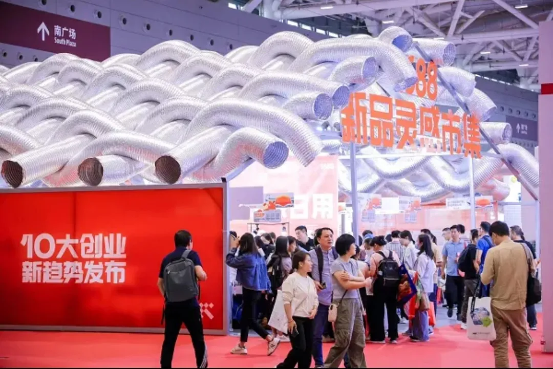 多多留评app：2025年普通人创业风口解析，摆摊、短视频与小型工厂的利弊分析