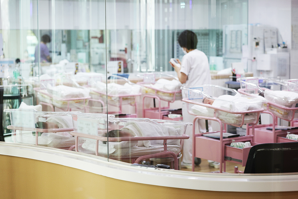 快火助手出评软件：韩国年轻人“润”走的背后，内卷、移民与生育危机的现实剖析