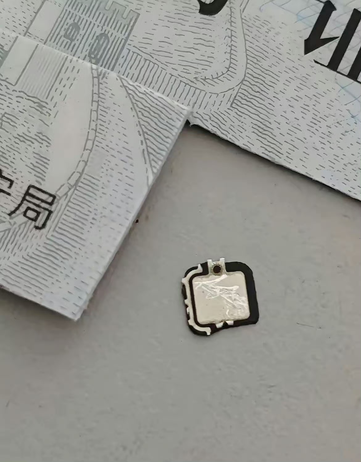 大麦助手：揭秘身份证内置芯片，黑科技背后的安全与便捷之道