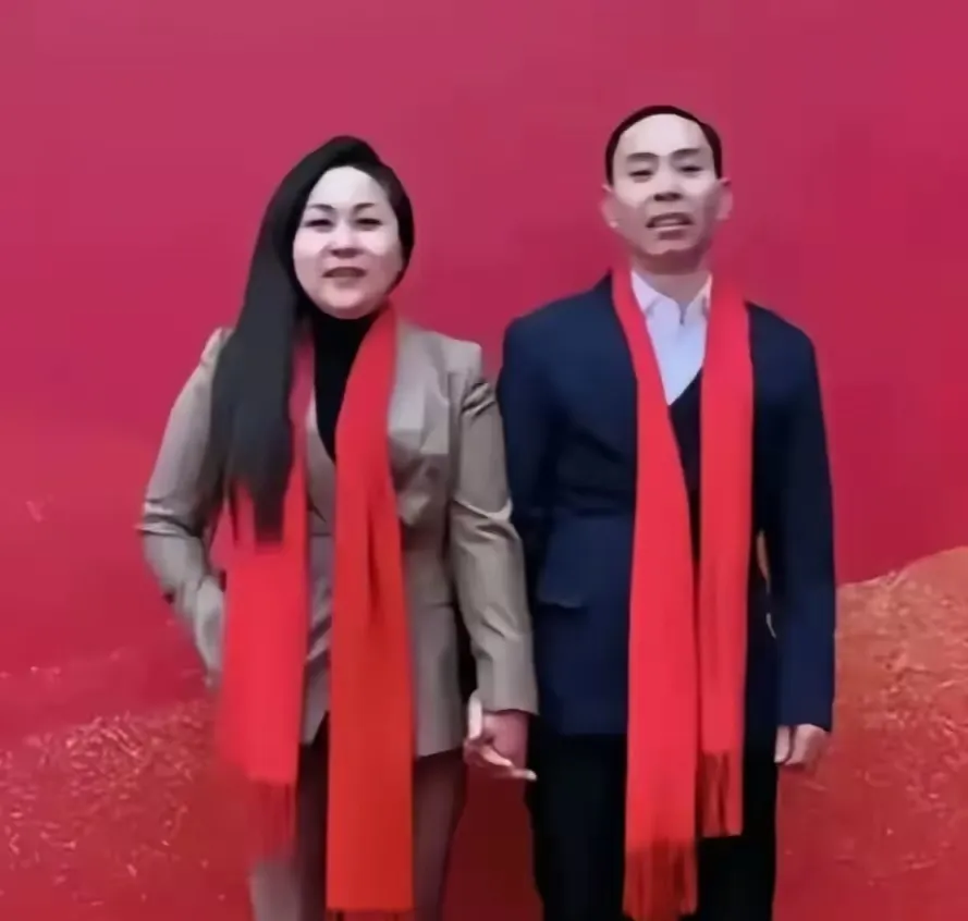 出评软件出评软件：钣金姐为何嫁给说话不利索的老廖？网红爱情背后的真相解析