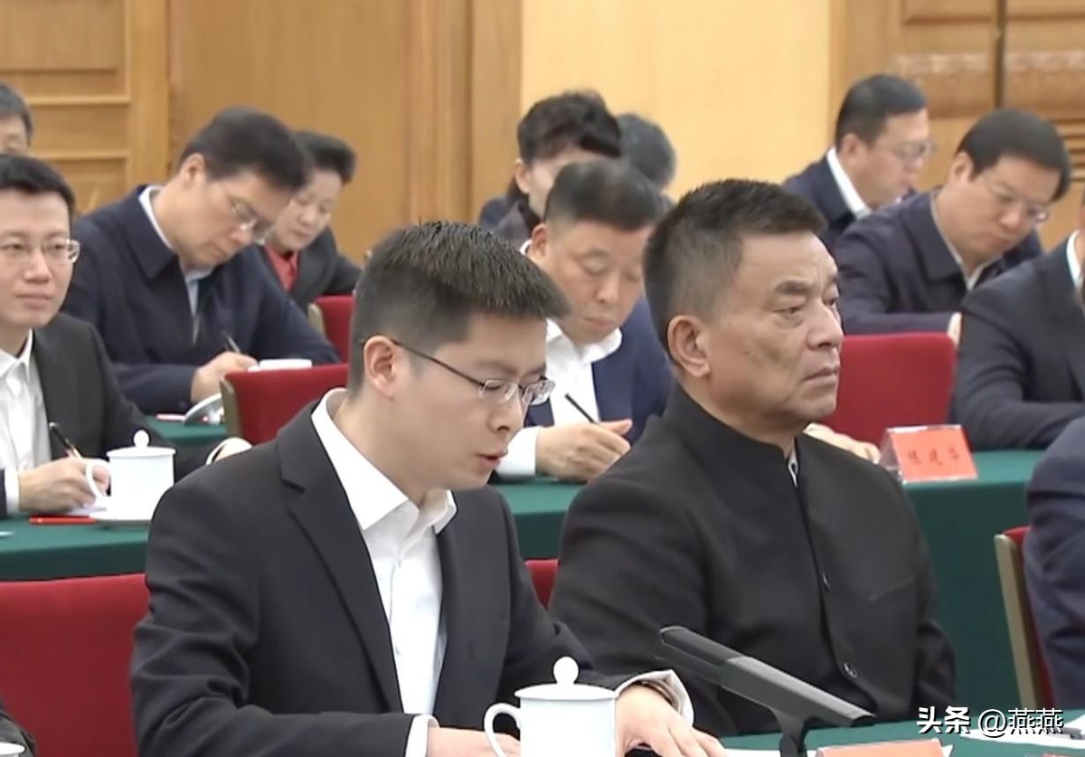 易评助手：中国民营企业座谈会，科技巨头与新生代企业家引领创新驱动时代