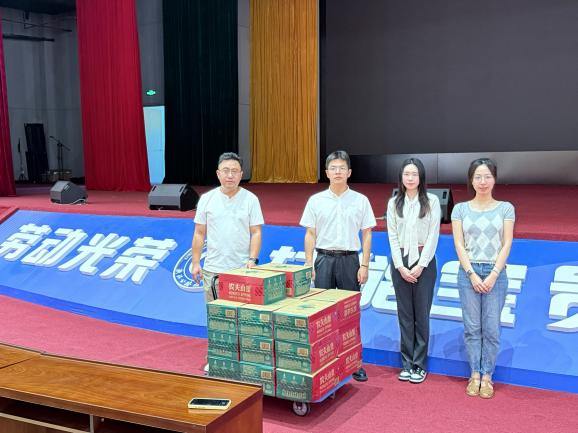 超单助手下载官网：浙江公路技师学院迎新生，清凉护航保障健康安全