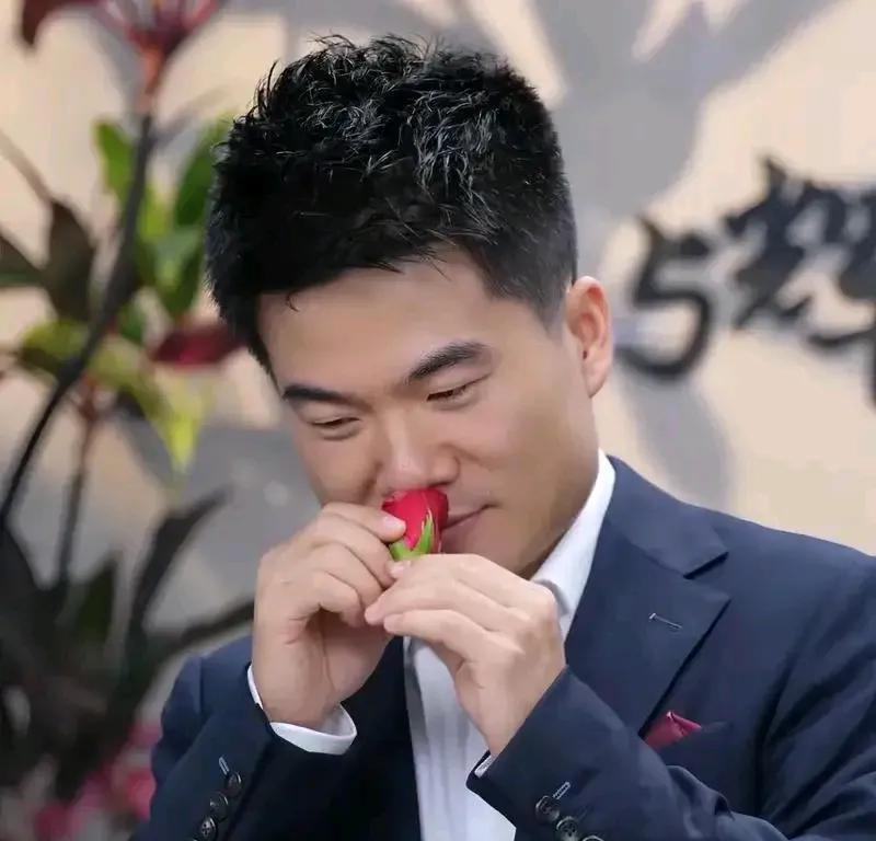 大牛助手：俞敏洪与董宇辉分手背后的故事，冯唐谈“好事坏事”的哲学