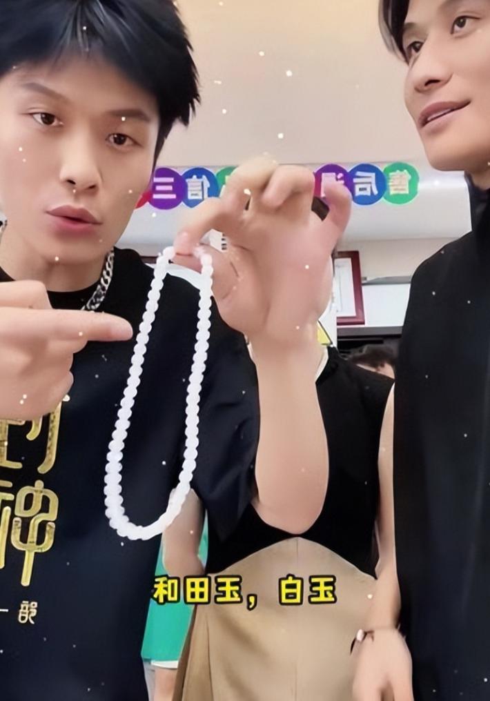 小评助手：网红直播带货乱象，国务院点名整治虚假销售行为