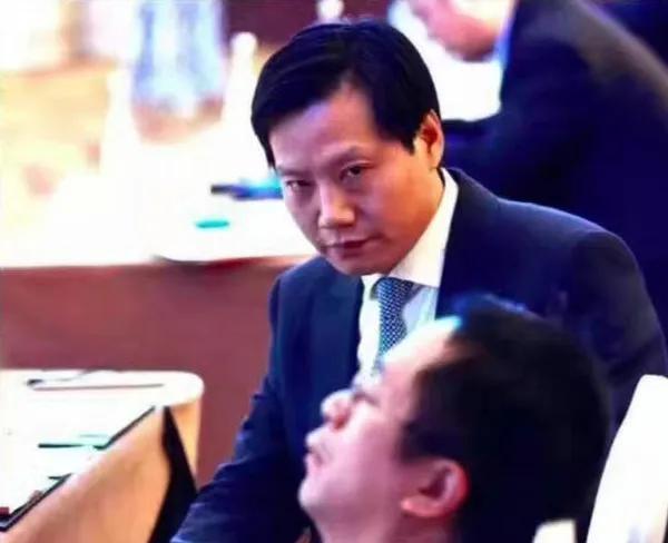 拼多多改销量：职场权力与人性斗争，俞敏洪、周鸿祎和董宇辉的深刻对话