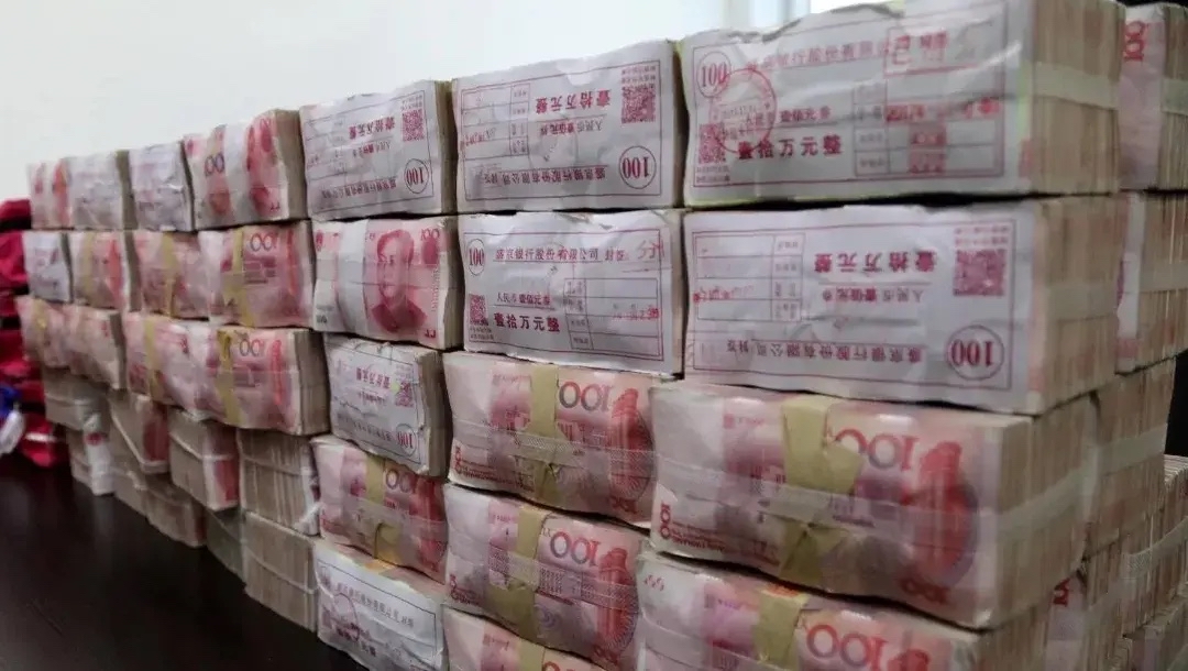 小G助手卡密：如何理性管理亿万财富，避免挥霍与失去的根本原因解析
