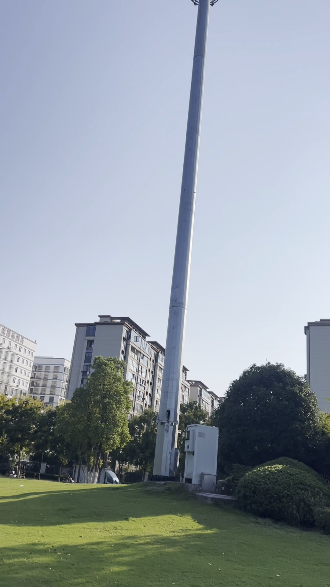 小Q助手下载安装：新人开播必备设备指南，散热器、充电宝和支架不可少！