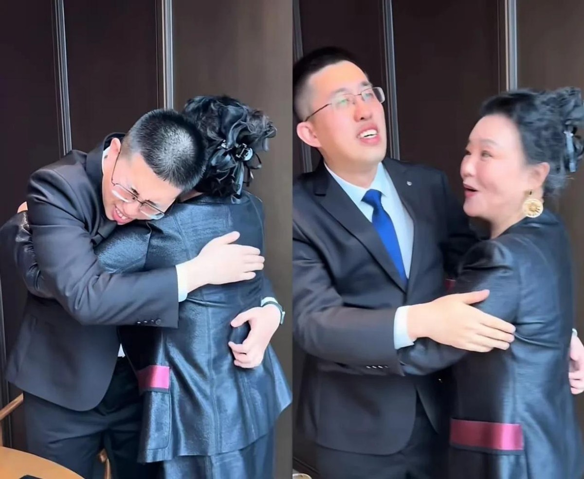黎明助手：张兰直播间封禁，流量狂欢中的自毁式营销与公众道德底线的碰撞