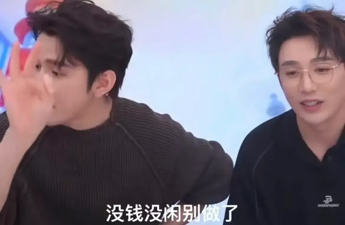超单助手网站：李佳琦医美发言引热议，理性消费与美容行业的真实风险