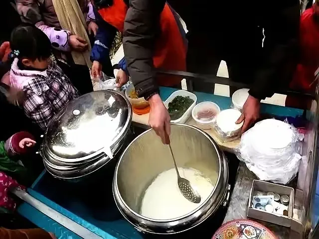 多多补单：豆腐脑与烧饼，揭秘低成本高回报的暴利摊贩生意