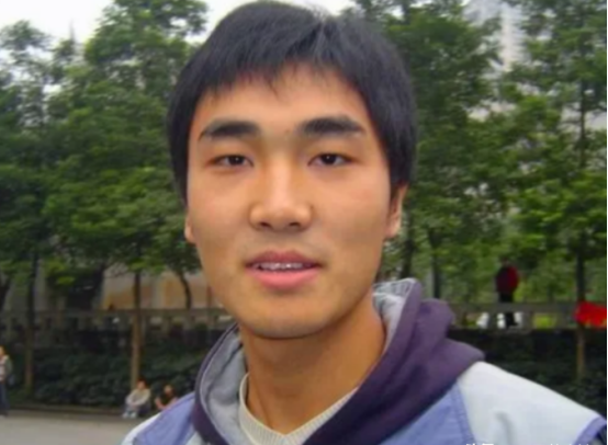 J助手：孙俪资助贫困生反遭指责，善意与感恩的双向考验