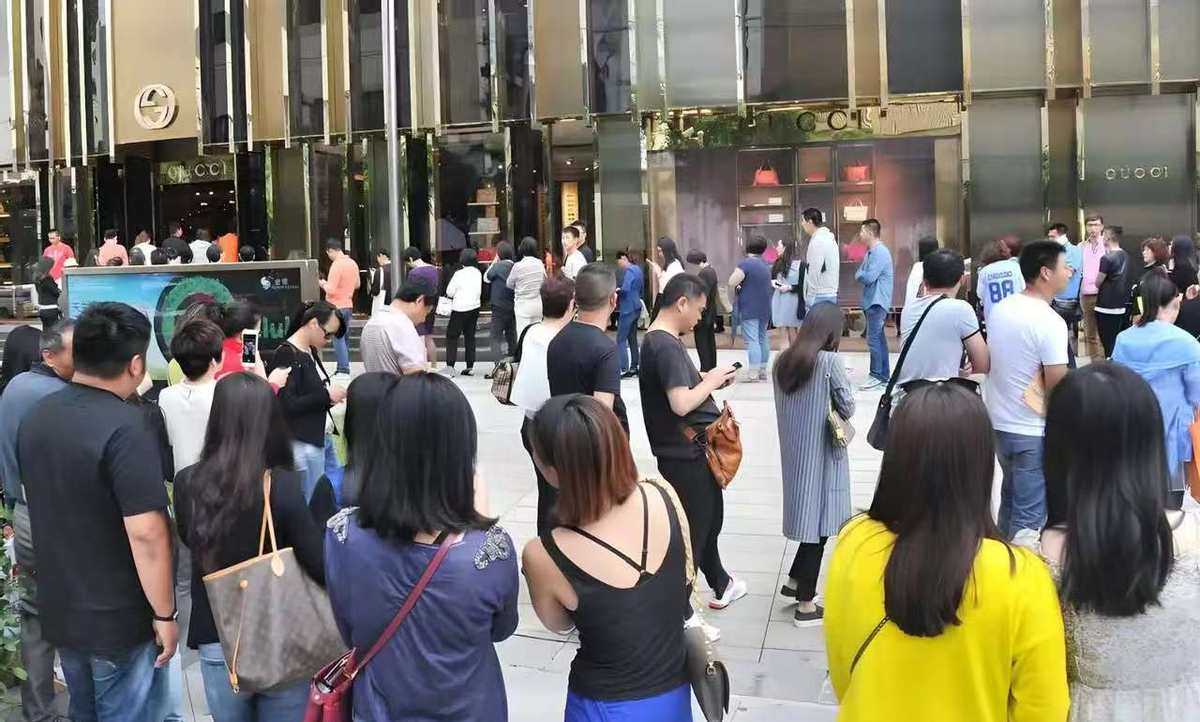 权重大师拼多多：快消费时代，便利背后的代价与反思