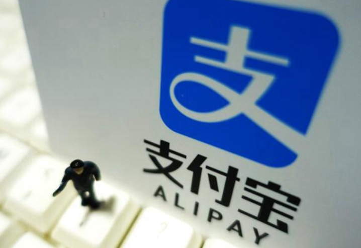 星评助手：京东美团竞争加剧，饿了么如何突围外卖市场？