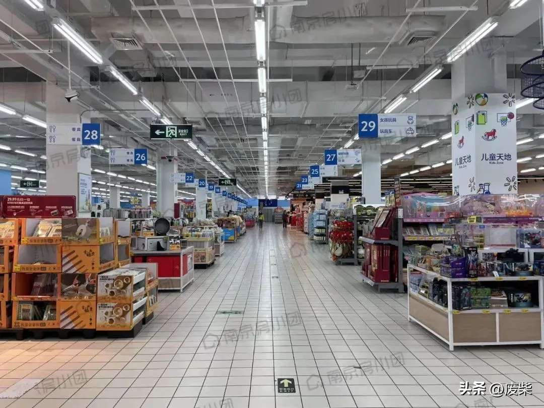 团粉助手：沃尔玛中国超市转型，传统大卖场收缩与山姆会员店快速扩张分析