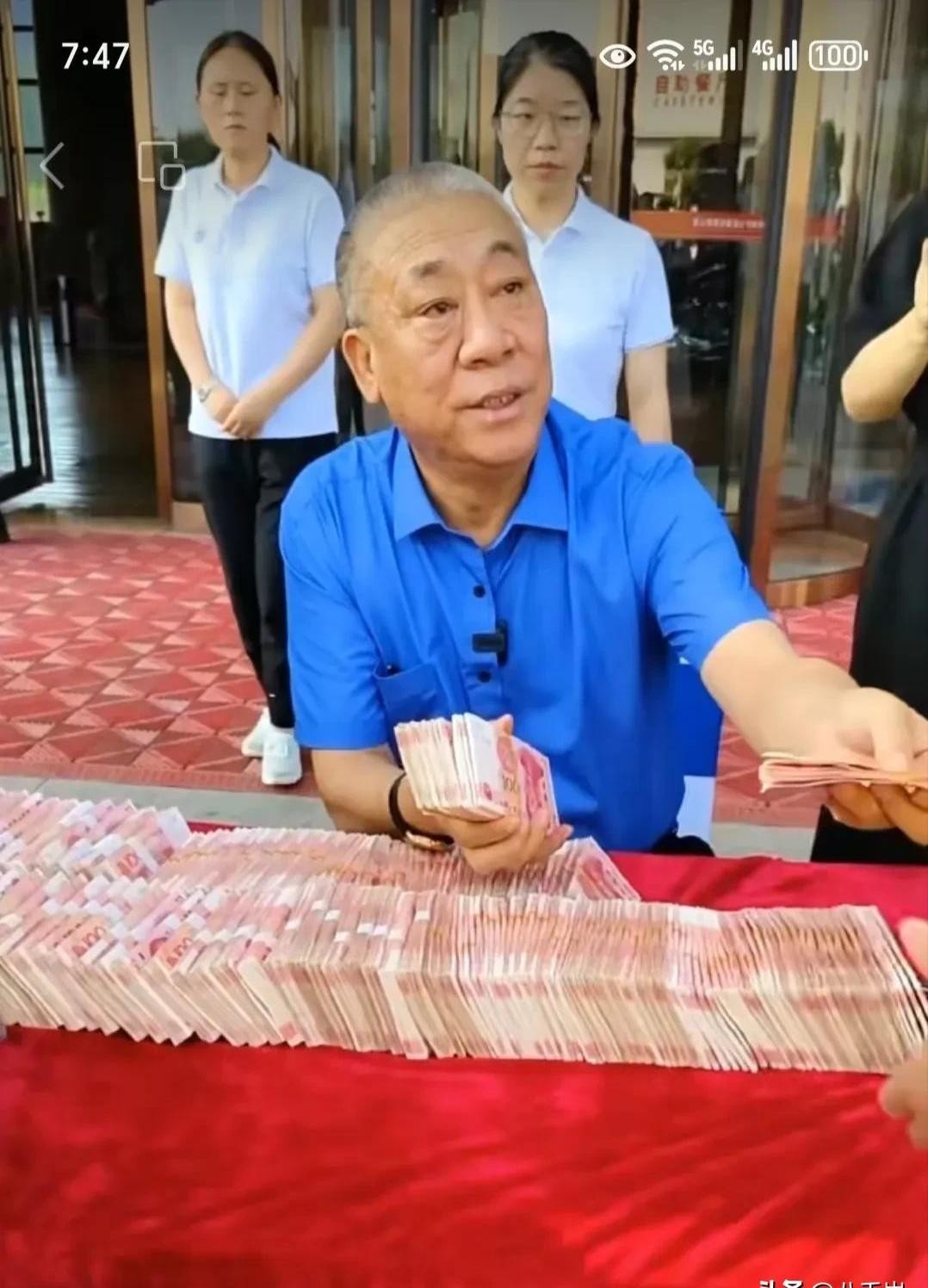 狗宝助手：崔培军，河南老板的豪气与职场幸福背后的深思