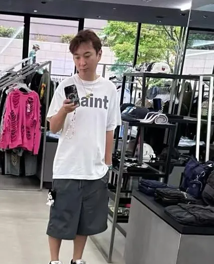 创新助手：王思聪珠串风潮，打破性别界限，年轻男士时尚新选择