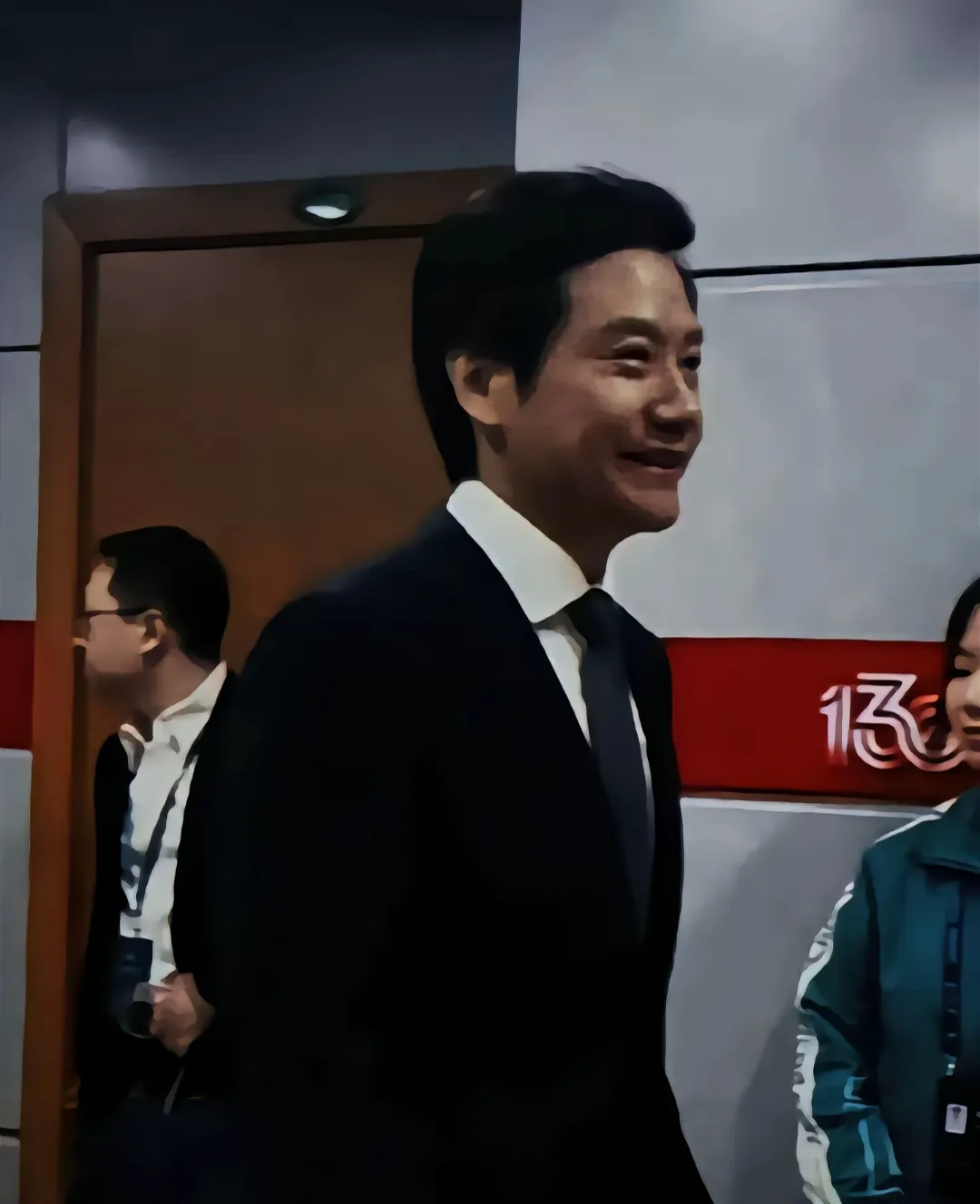 易评助手下载安装：雷军的逆袭哲学，从程序员到首富的成功人生金句与创业智慧