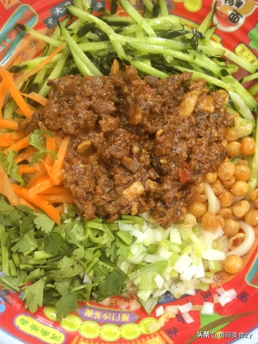 狗宝助手卡密：从摆摊到开店，揭秘抚顺肉酱拌面成功秘诀与月入3万的配方技巧