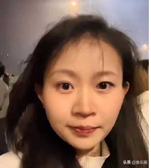 YY助手：抗癌网红小何年仅28岁去世，医学院毕业引发关注与惋惜