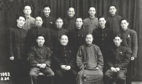 畅销助手：相声界的变革，张寿臣会议重塑师承关系与艺术传承